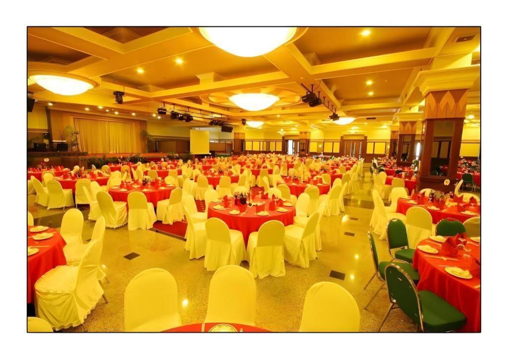 Hotel Banjarmasin International Banjarmasin (South Kalimantan) Exterior foto
